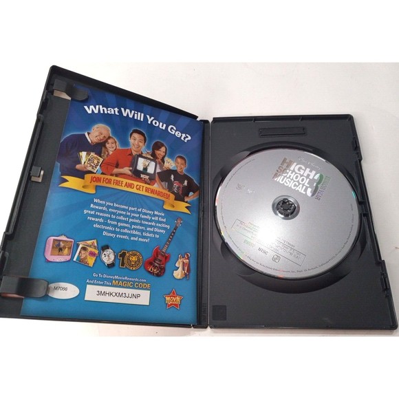 High School Musical 3: Senior Year (DVD, 2008) - Picture 3 of 4